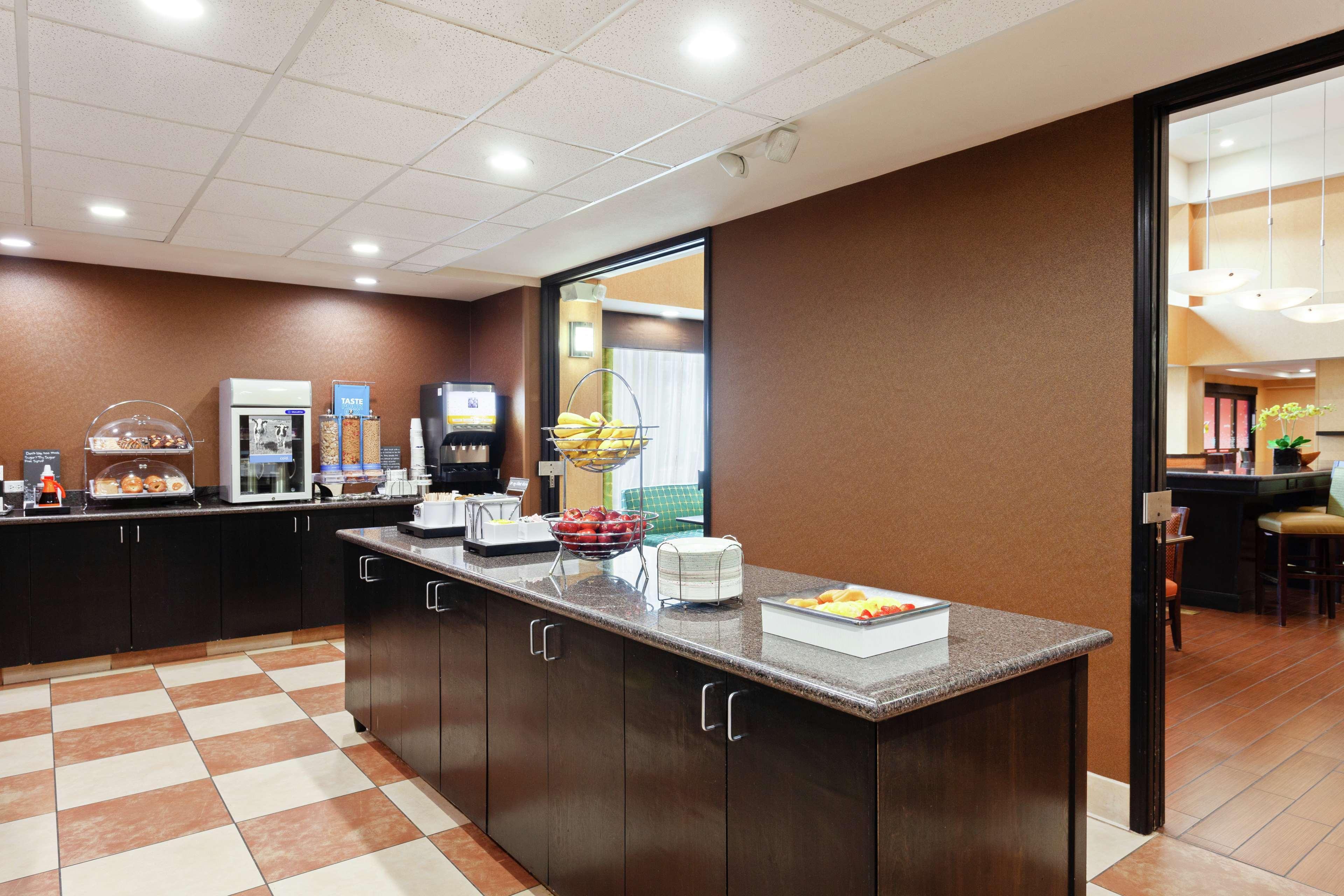 Hampton Inn & Suites Fresno - Northwest Herndon Buitenkant foto